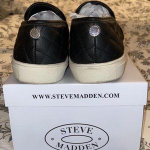 Steve Madden JEcentrcq Slip on Sneaker
